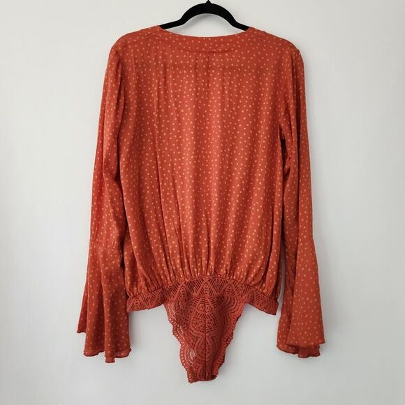 Intimately Free People orange bell sleeve bodysuit blouse lace bottom size M - Picture 5 of 8